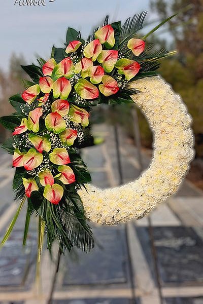 تاج گل مخصوص تسلیت به سبک اروپایی کد (taj-32)